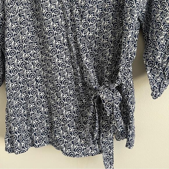 Talbots Women’s Navy White Viscose Paisley Wrap Blouse Medium - Picture 2 of 7